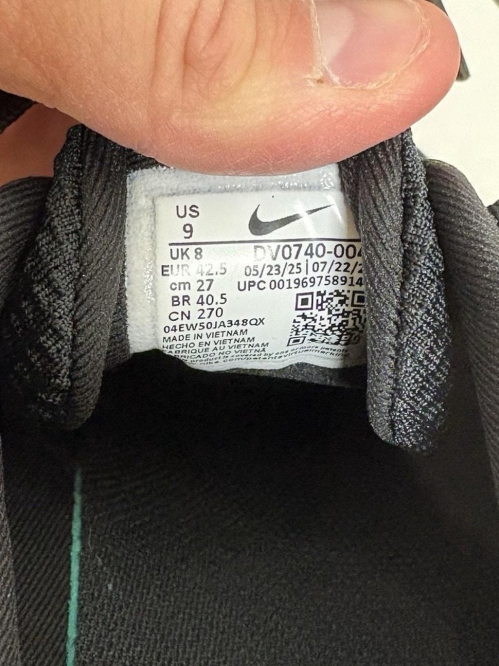 Nike Flex Experience Run 12 
Size 9 
Black & White - Picture 3 of 7